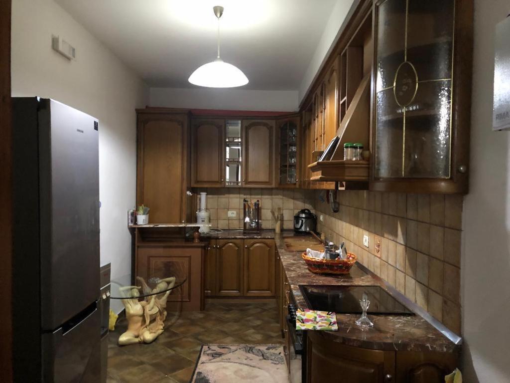 Kris'S Apartment Lezhë Екстериор снимка
